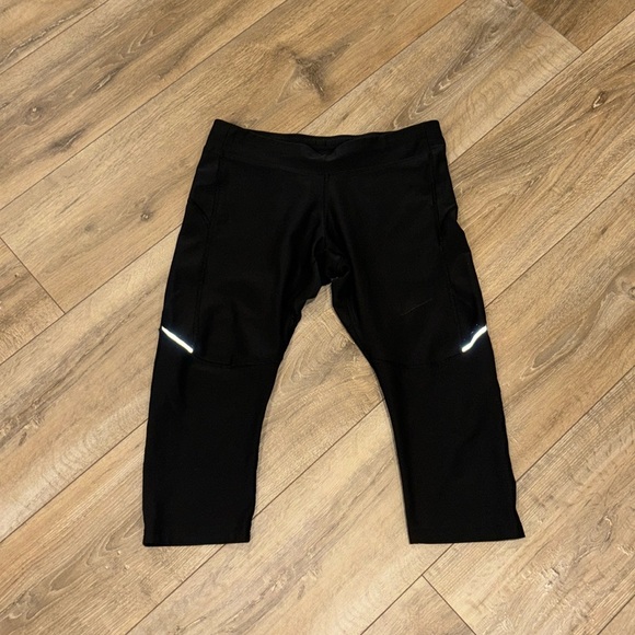 Nike Pants - Nike Crop Leggings